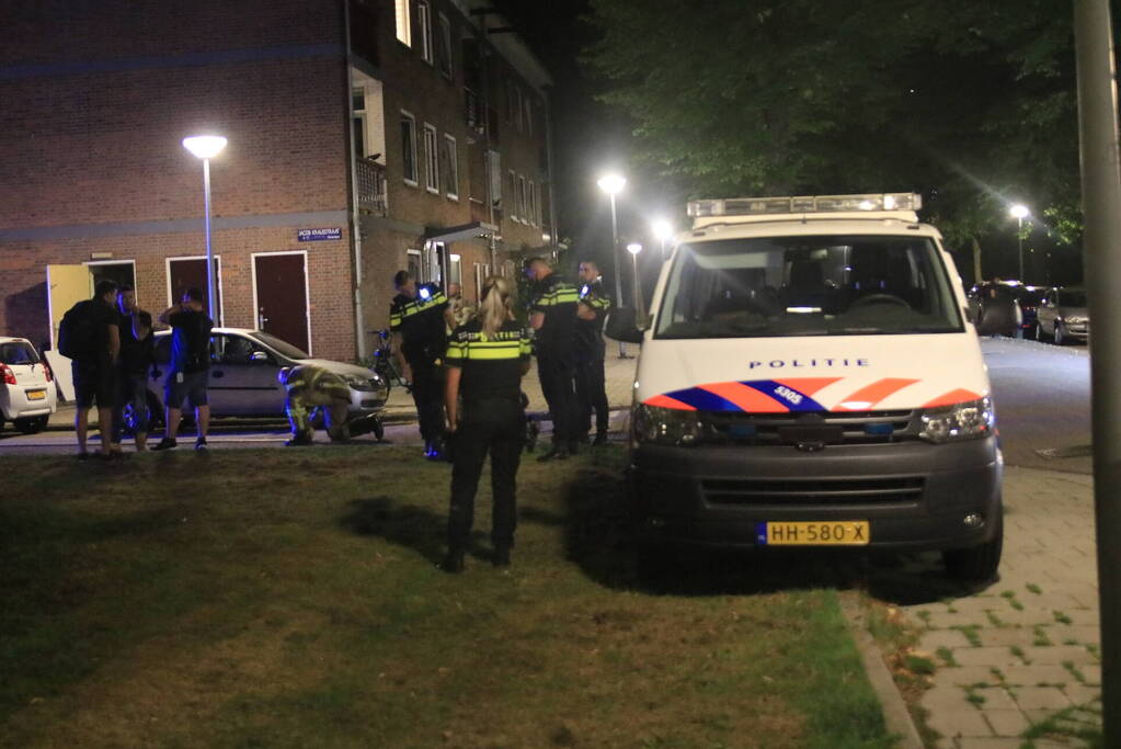Brandweer voorkomt erger bij felle woningbrand