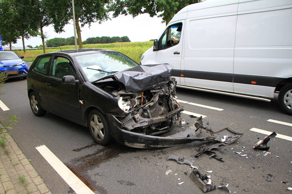 Veel schade na kop-staart aanrijding