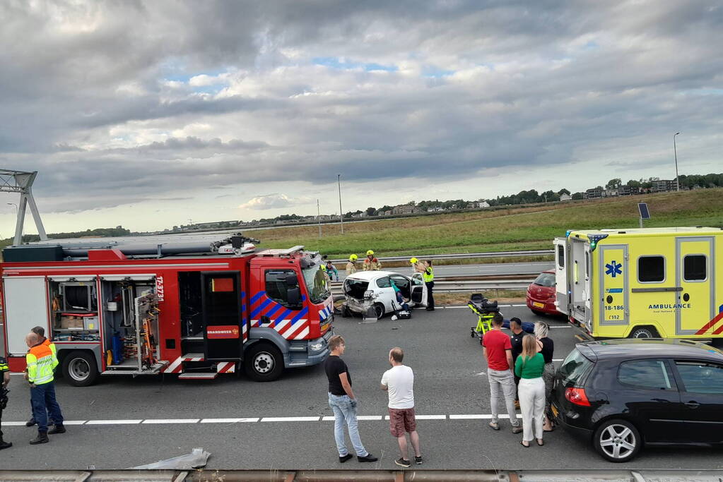 Flinke ravage door ongeval op snelweg