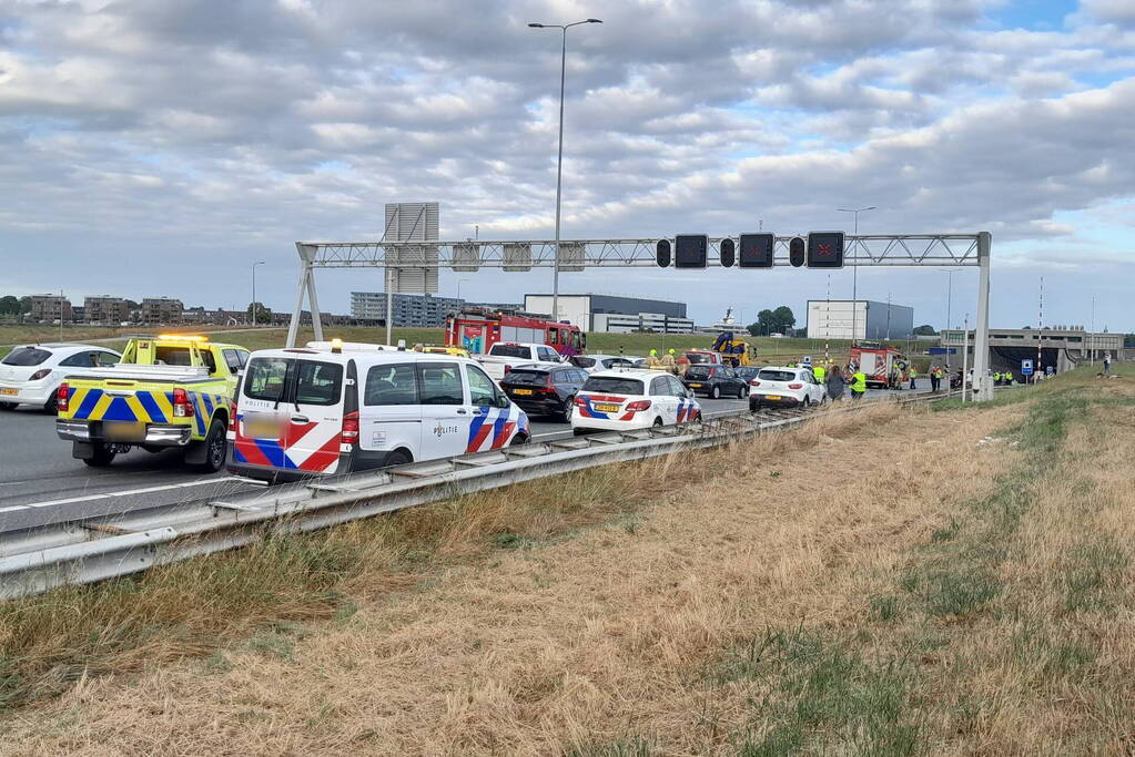 Flinke ravage door ongeval op snelweg