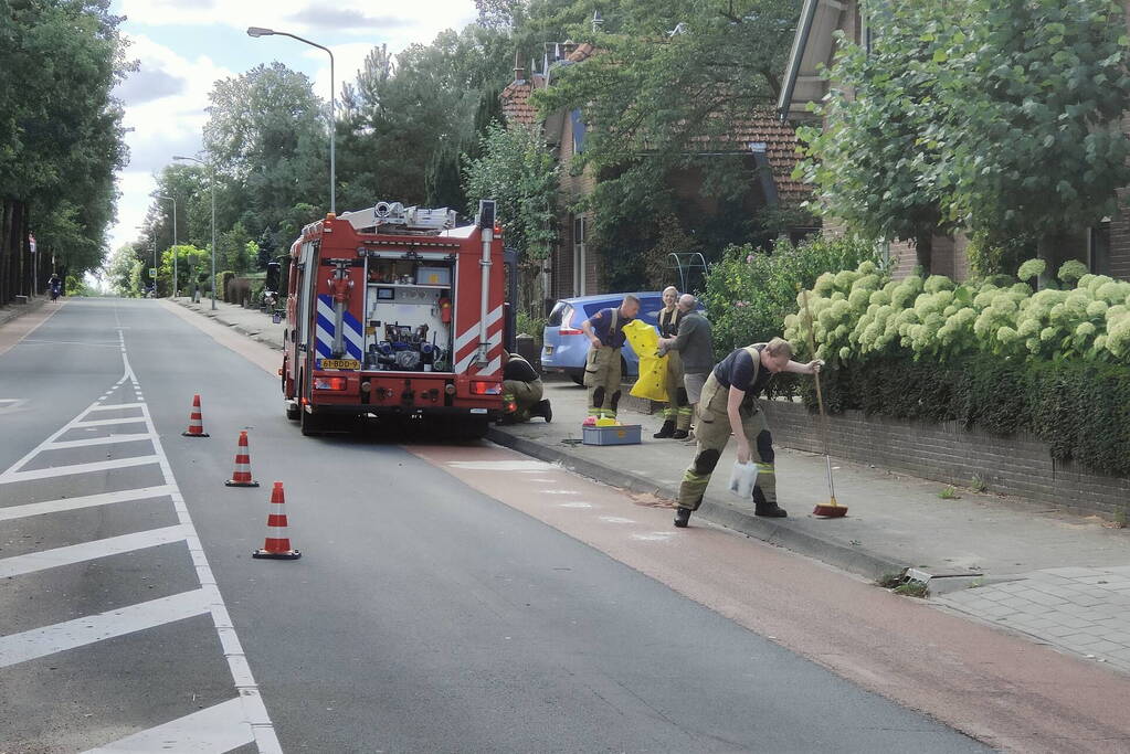 Brandweerwagen onderweg naar brand in botsing met auto