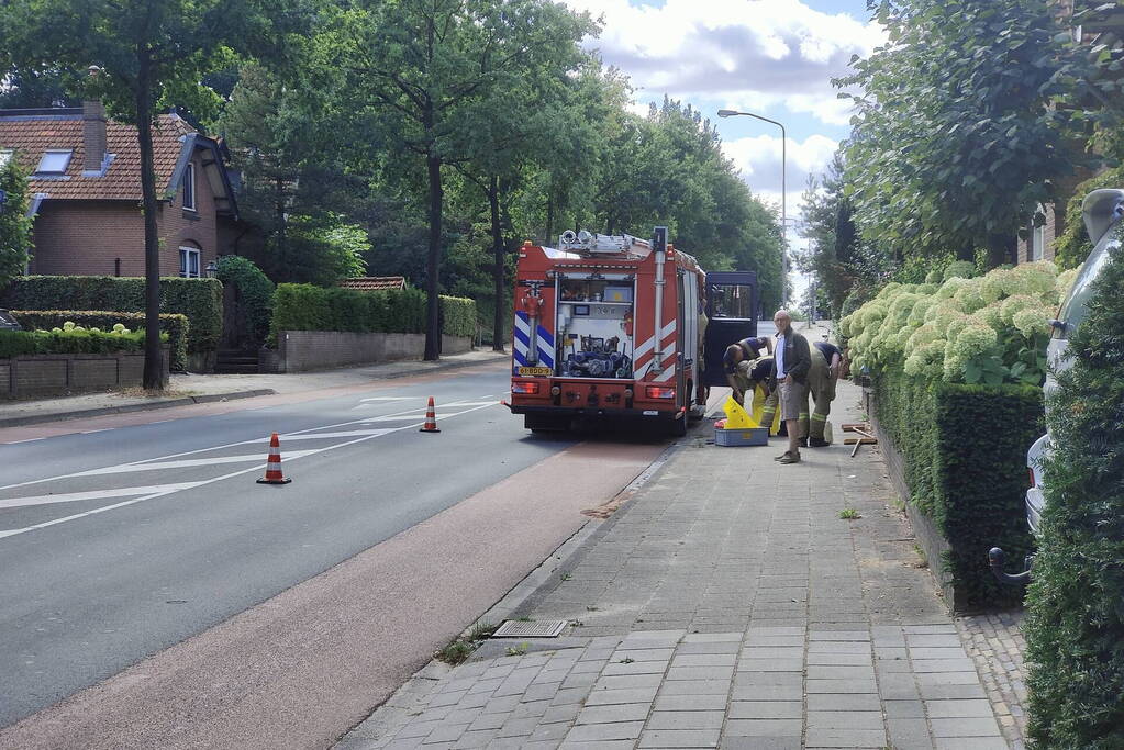 Brandweerwagen onderweg naar brand in botsing met auto