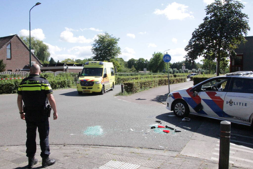 Politievoertuig slaat over de kop tijdens spoedrit