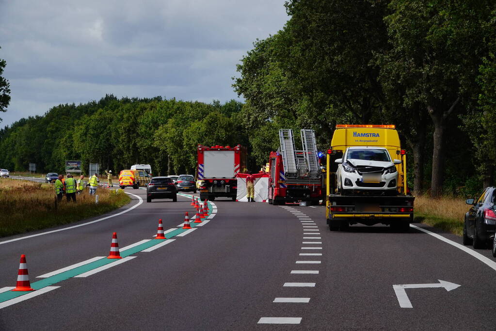 Gewonde nadat auto op de kop belandt
