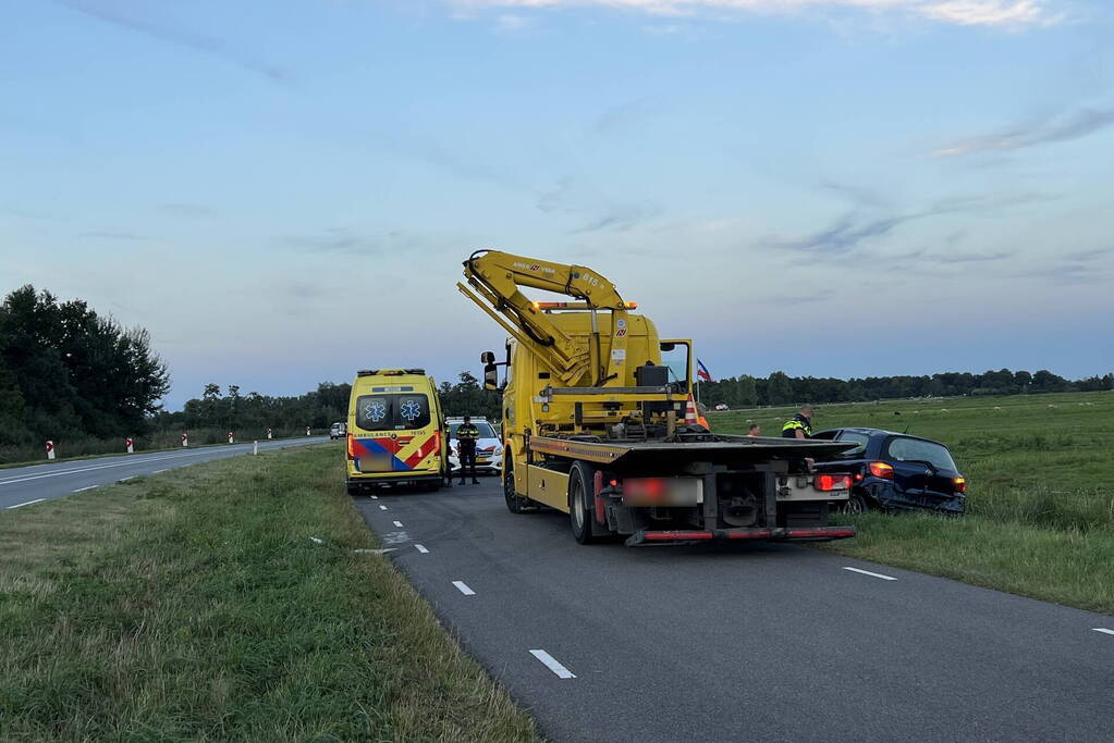 Gewonde nadat auto in water belandt