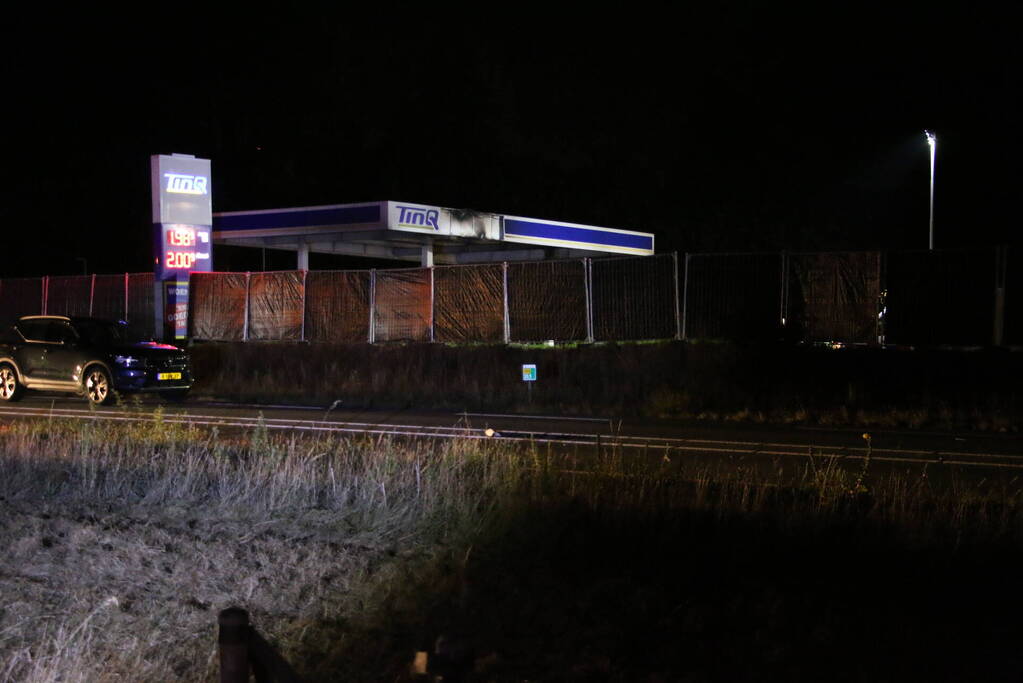 Dode bij brand in tankstation na ongeval