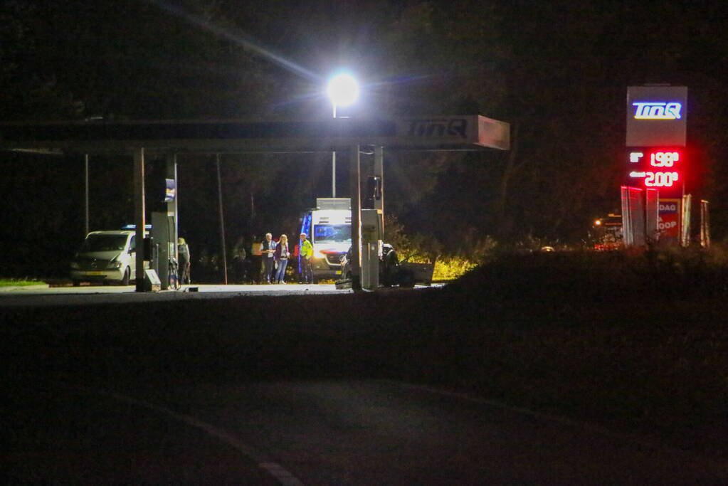 Dode bij brand in tankstation na ongeval