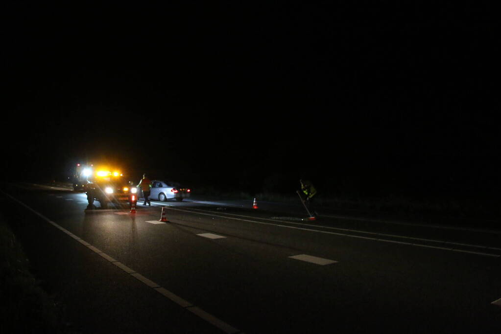 Auto klapt op politieauto