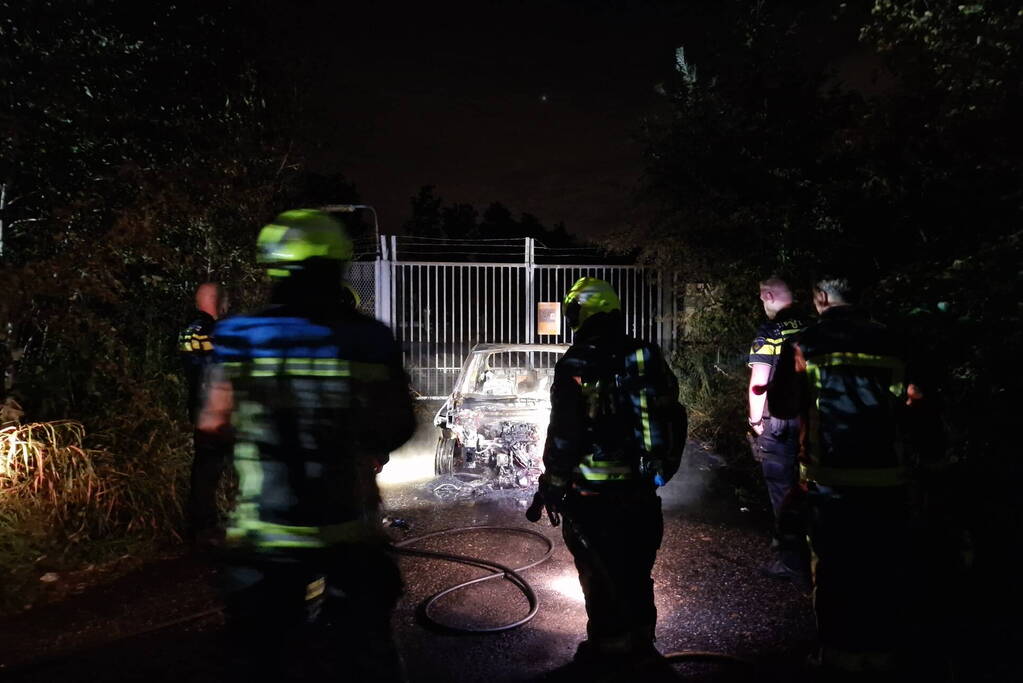 Auto in vlammen op