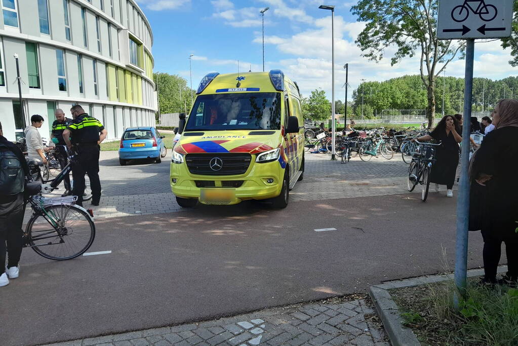 Fietsster gewond na verkeersongeval met auto