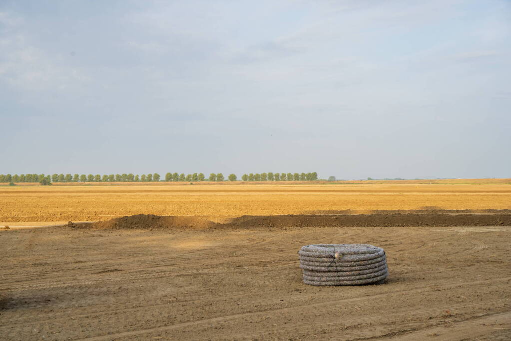 Drainagemachine trekt hoofdgasleiding stuk