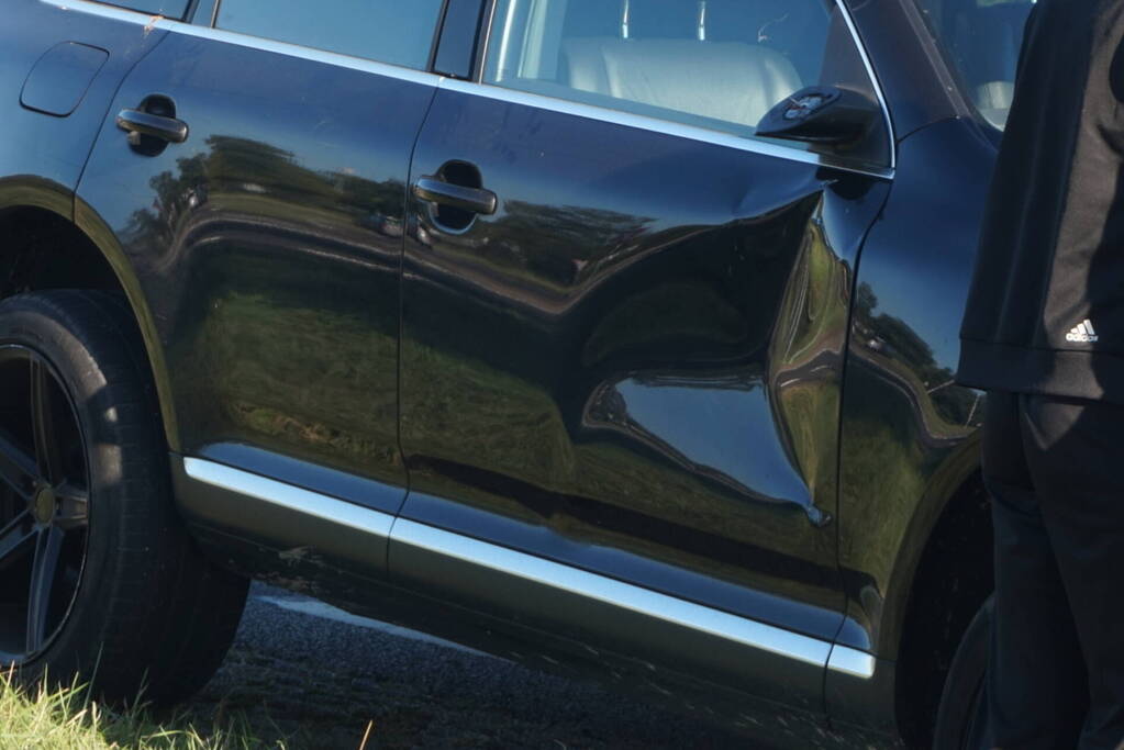 Scooterrijder gewond bij botsing met auto bij rotonde