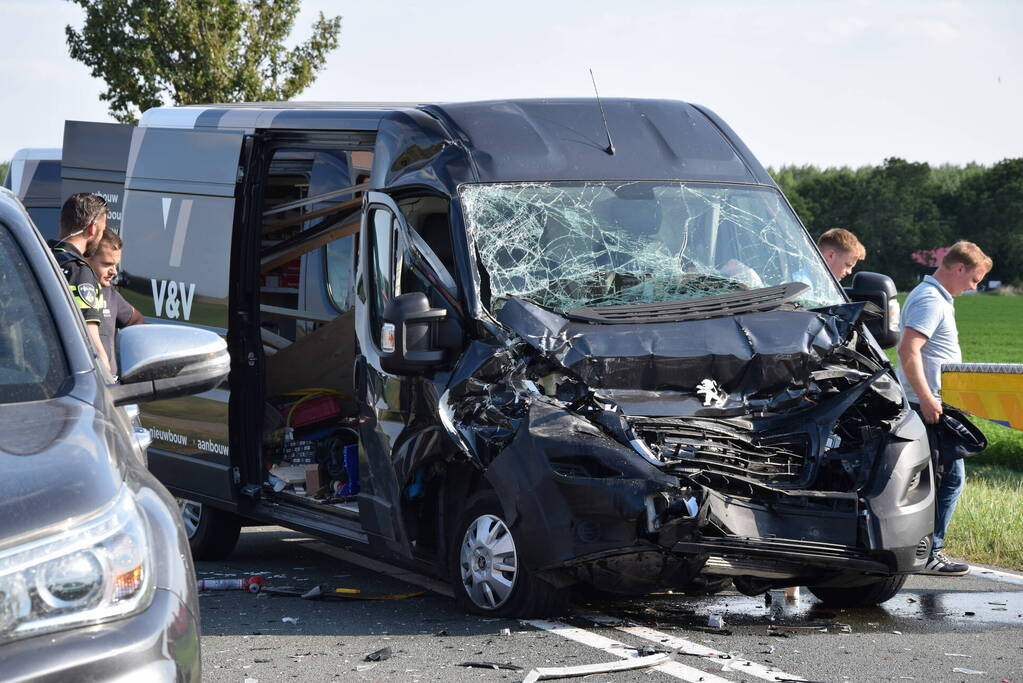 Meerdere voertuigen betrokken bij botsing