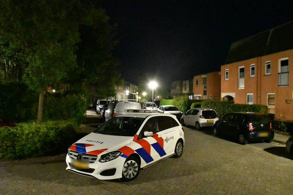 Politie start zoekactie na beroving