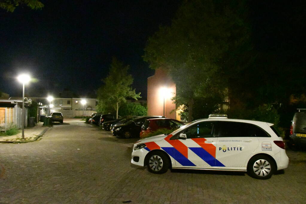 Politie start zoekactie na beroving