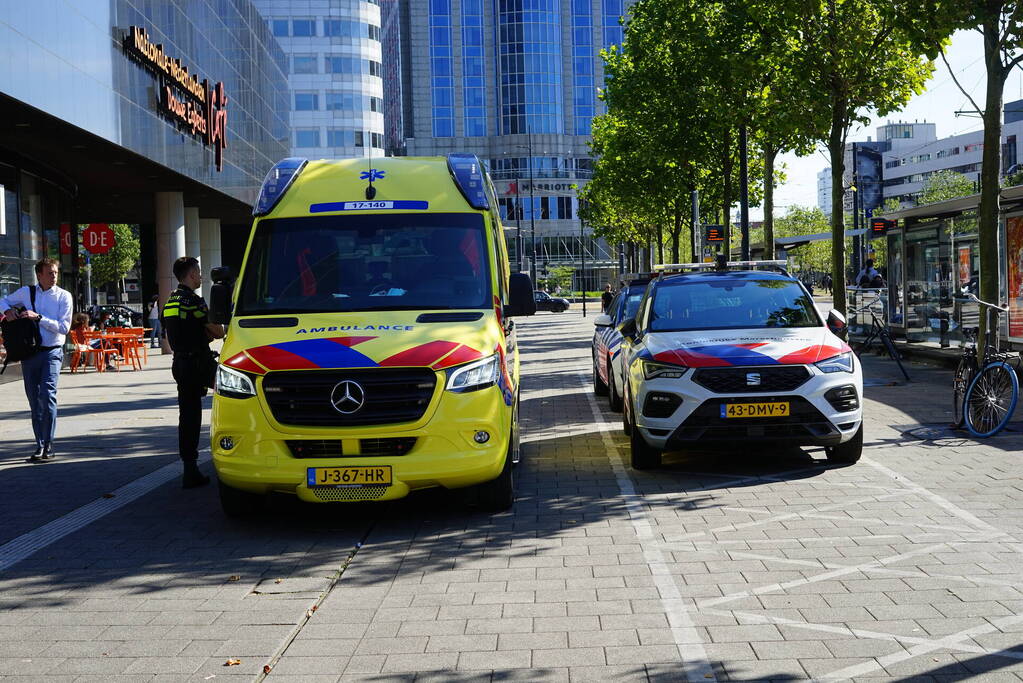 Vrouw gewond na mogelijke steekpartij