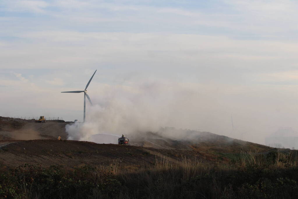Grote rookontwikkeling bij hevige brand op stortplaats
