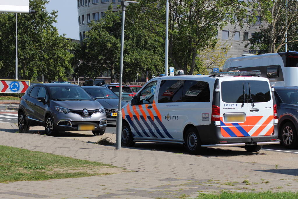 Automobilist ziet overstekende fietsster over het hoofd