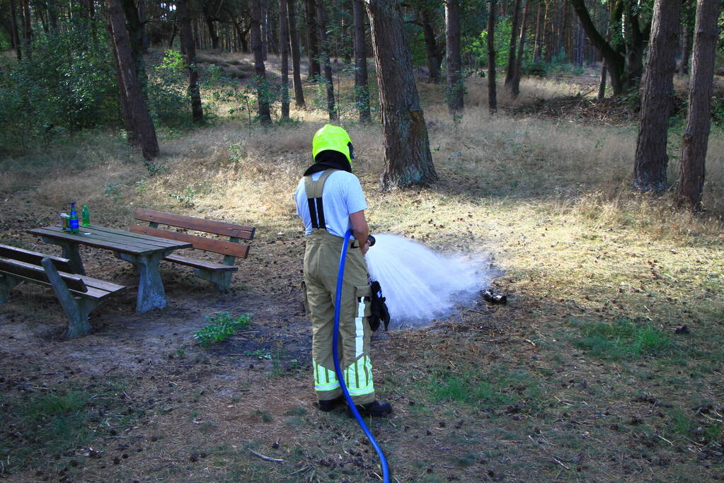 Brandweer ingezet voor stookvuur in bos