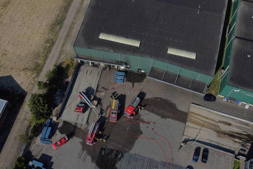 Grote brand in bedrijfsloods