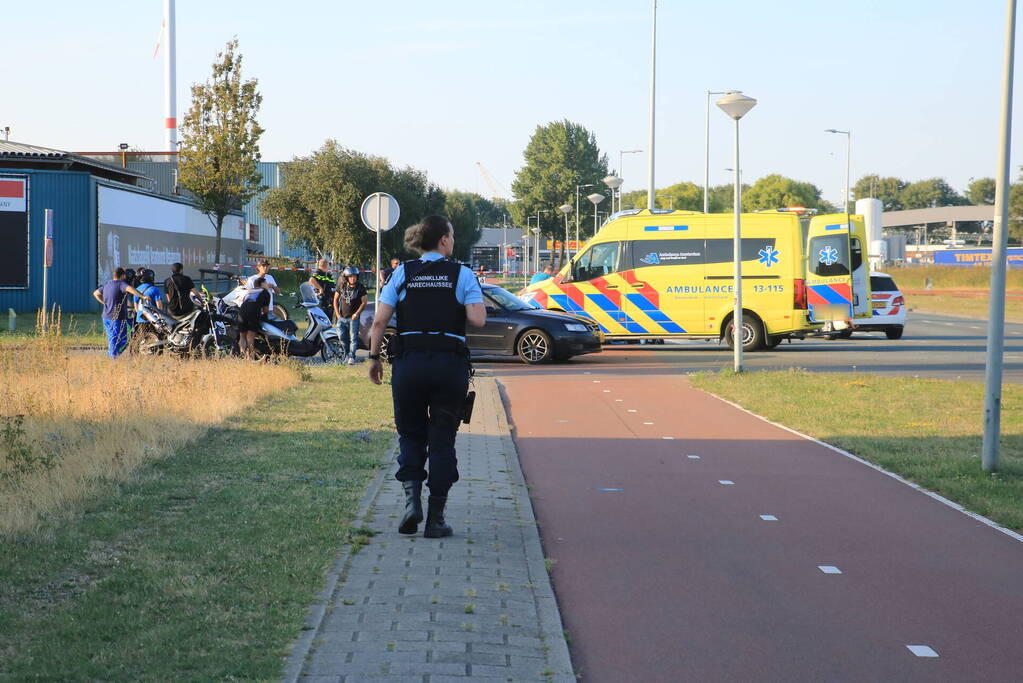 Scooterrijder gewond bij botsing met auto