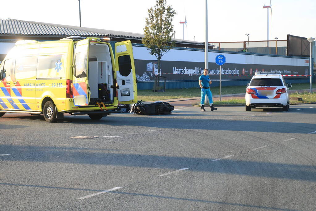 Scooterrijder gewond bij botsing met auto