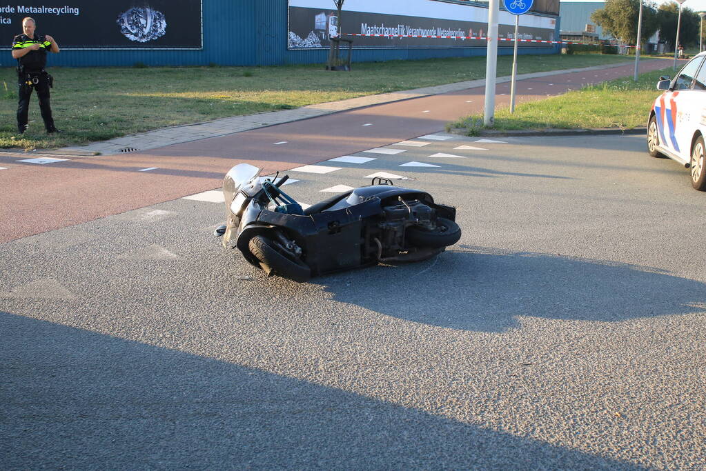 Scooterrijder gewond bij botsing met auto
