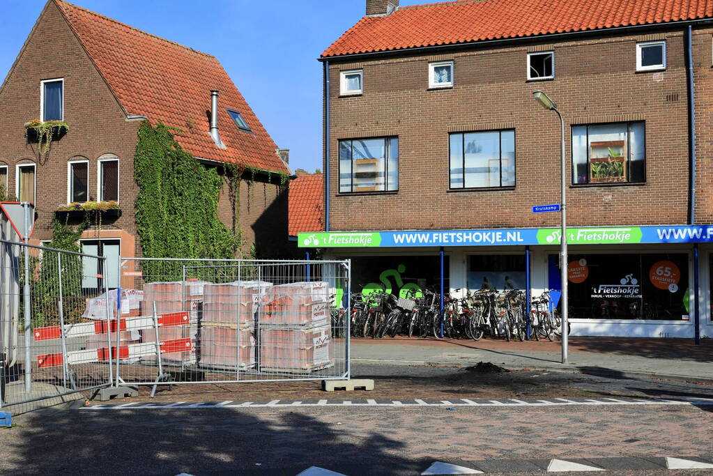 Geparkeerd BMW verwoest vanwege brand