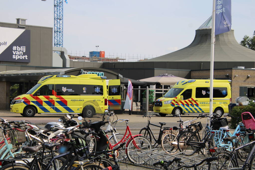 Kind ernstig gewond bij incident in zwembad