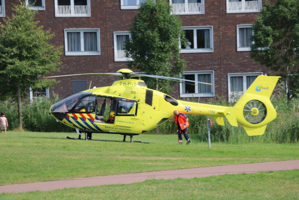 Kind ernstig gewond bij incident in zwembad