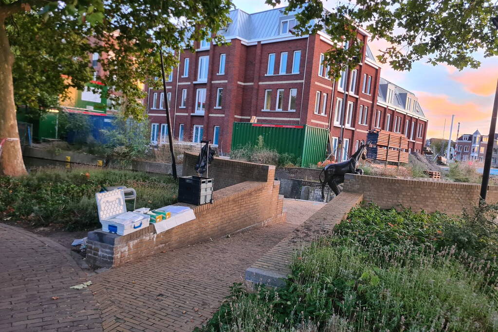 Politieonderzoek nadat magneetvissers zak met placenta opvist