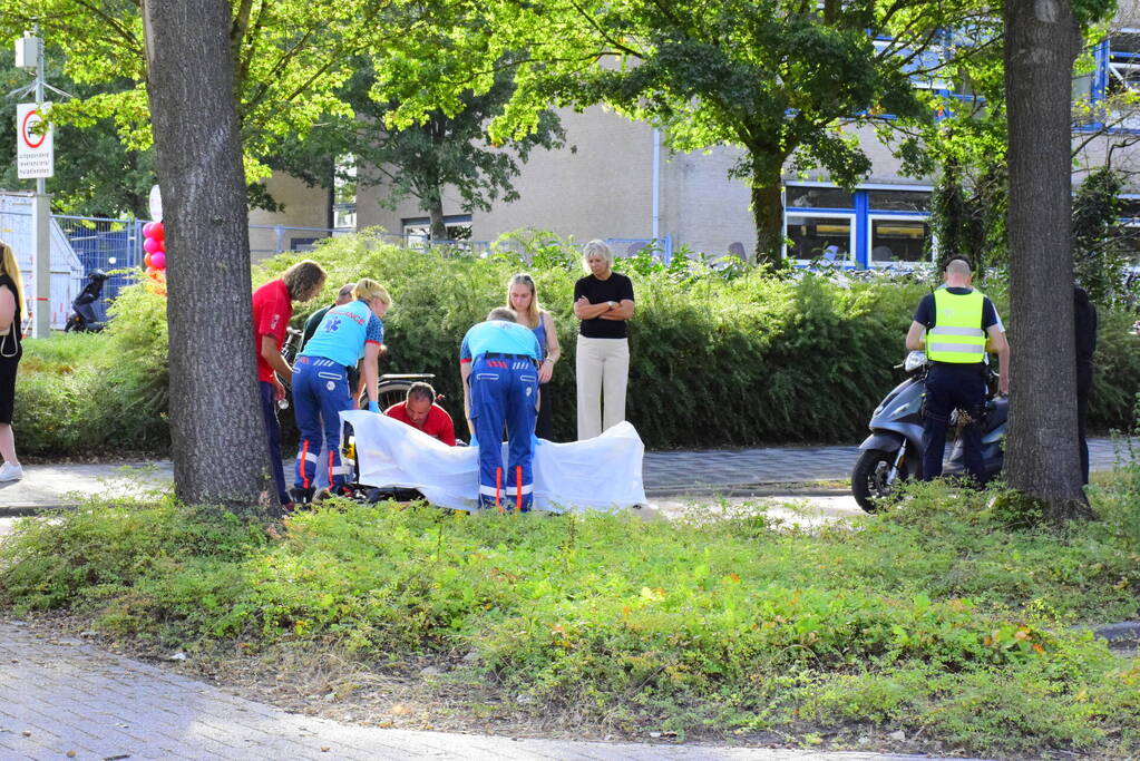 Fietsster en scooter botsen op eerste schooldag