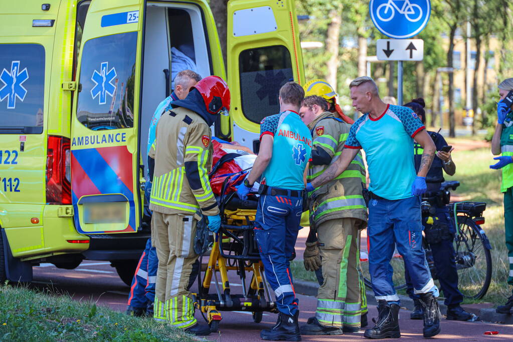 Man loopt hoofdwond op na val van fiets
