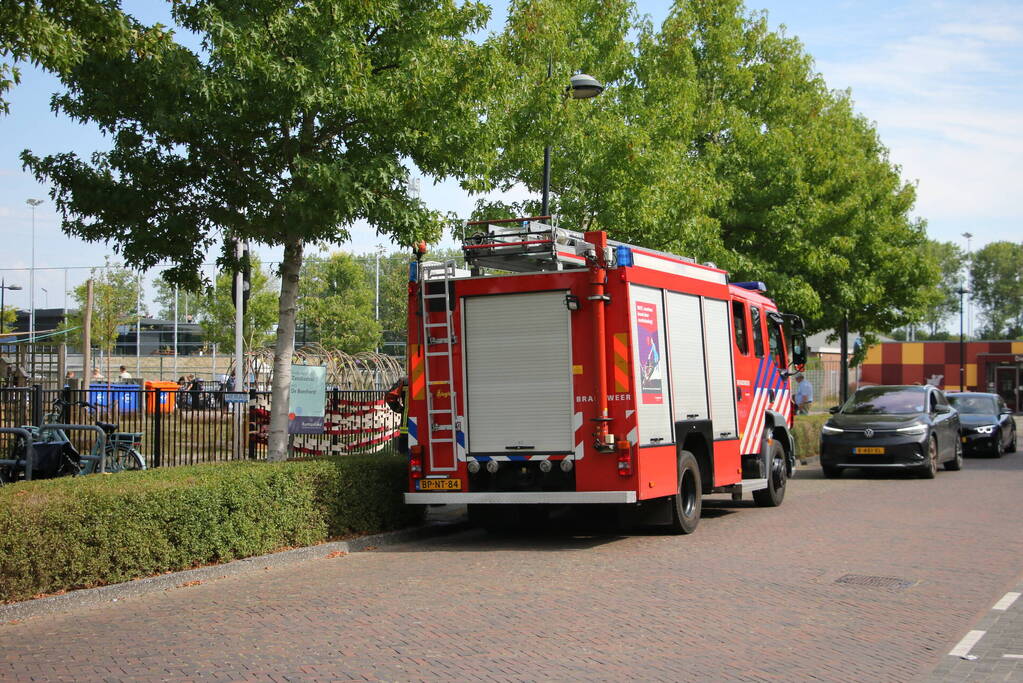 Brandweer onderzoekt vreemde lucht bij De Boechorst