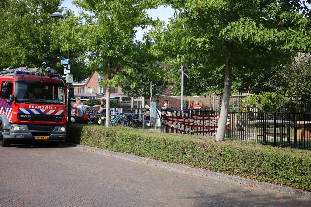 Brandweer onderzoekt vreemde lucht bij De Boechorst