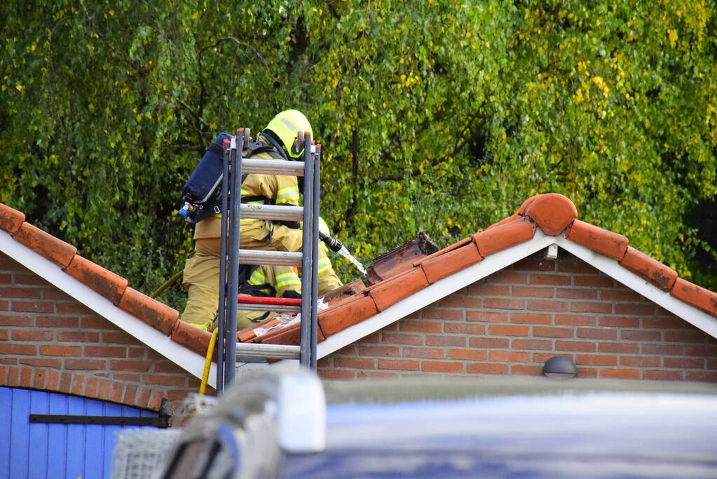 Hevige brand in garageboxen