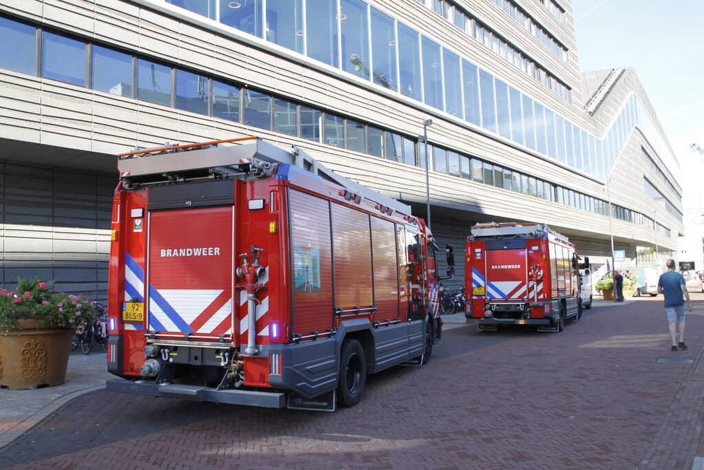 De nieuwe bibliotheek ontruim vanwege brand