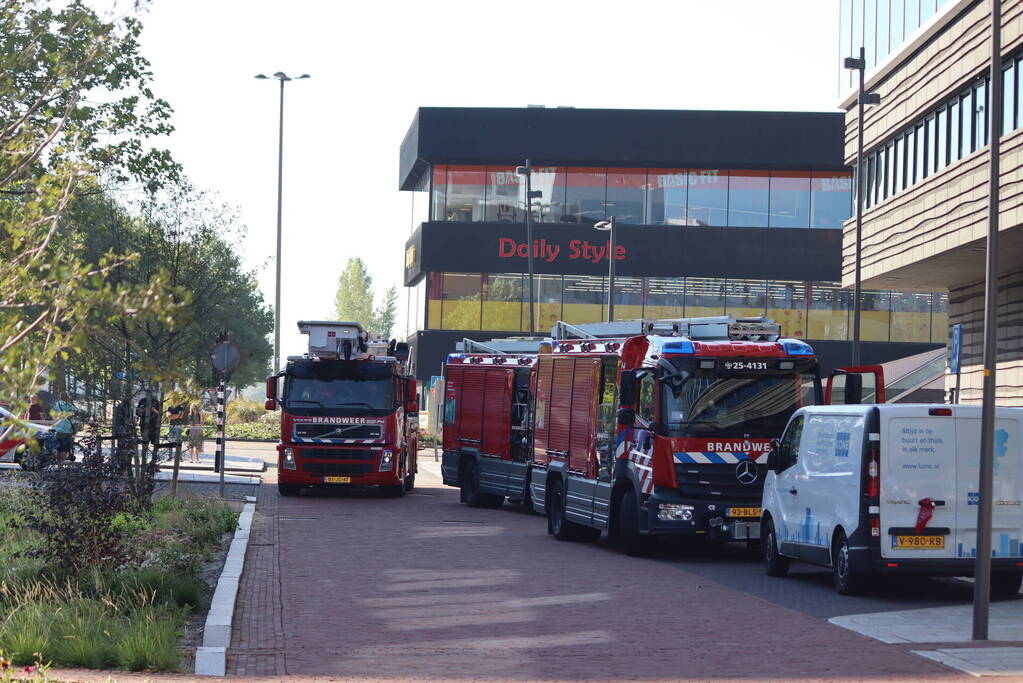 De nieuwe bibliotheek ontruim vanwege brand