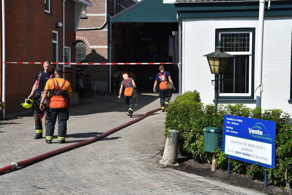 Grote brand bij Vente Paardenvoeding