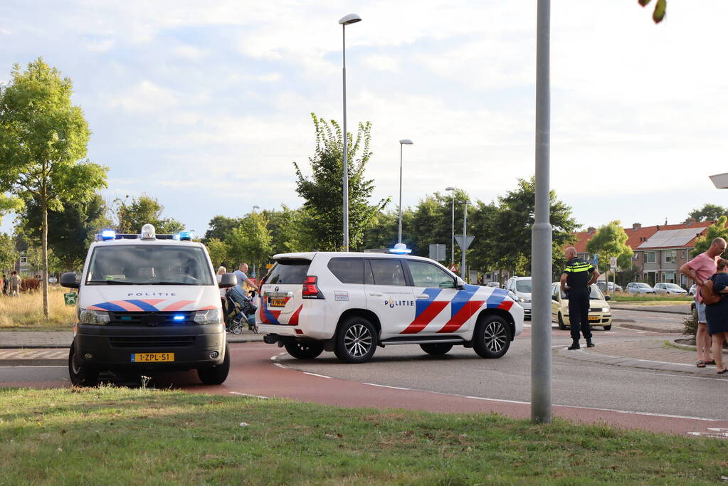 Fietser gewond bij botsing op rotonde