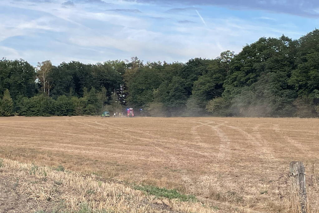 Brandweer ingezet bij kleine brand in bosgebied