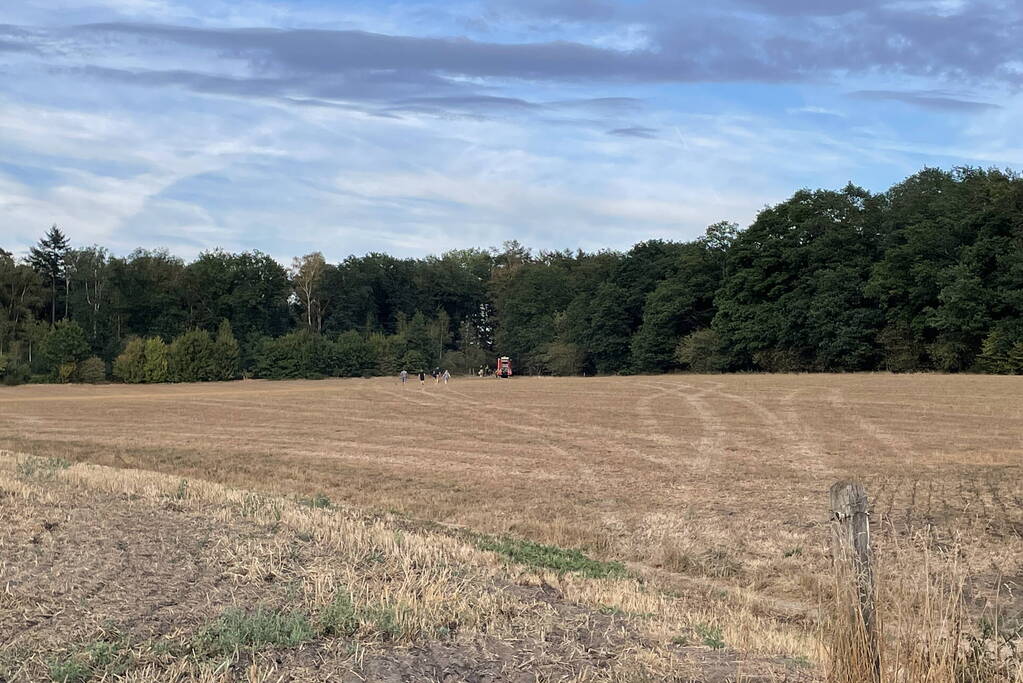 Brandweer ingezet bij kleine brand in bosgebied