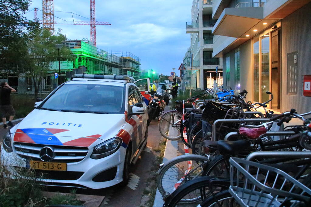 Arrestatieteam ingezet in flatgebouw