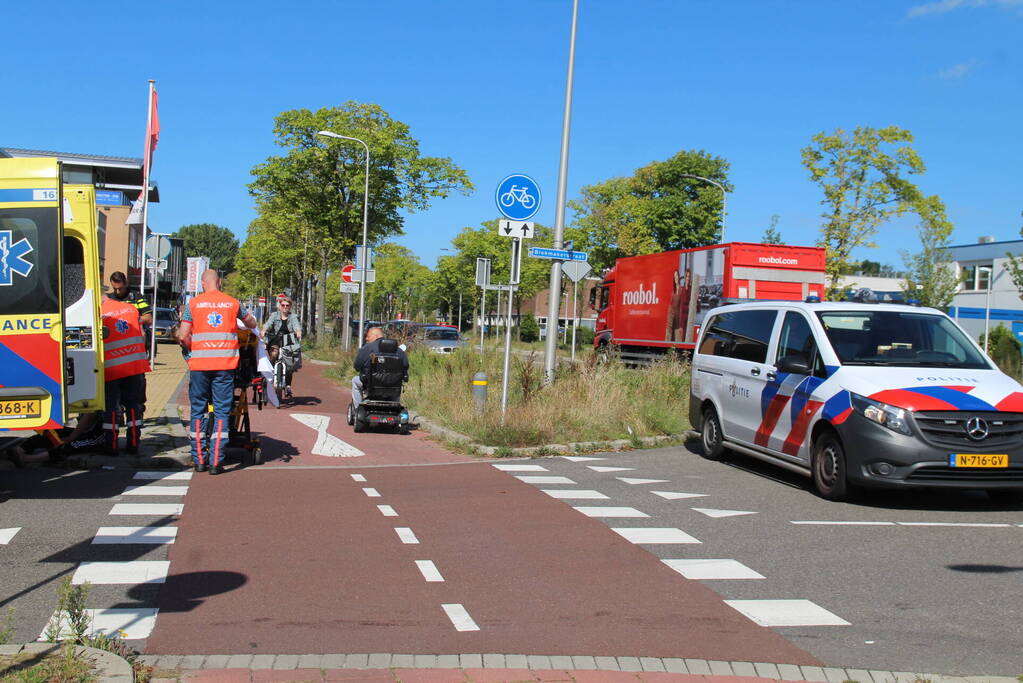 Scooterrijder aangereden door bestelbus