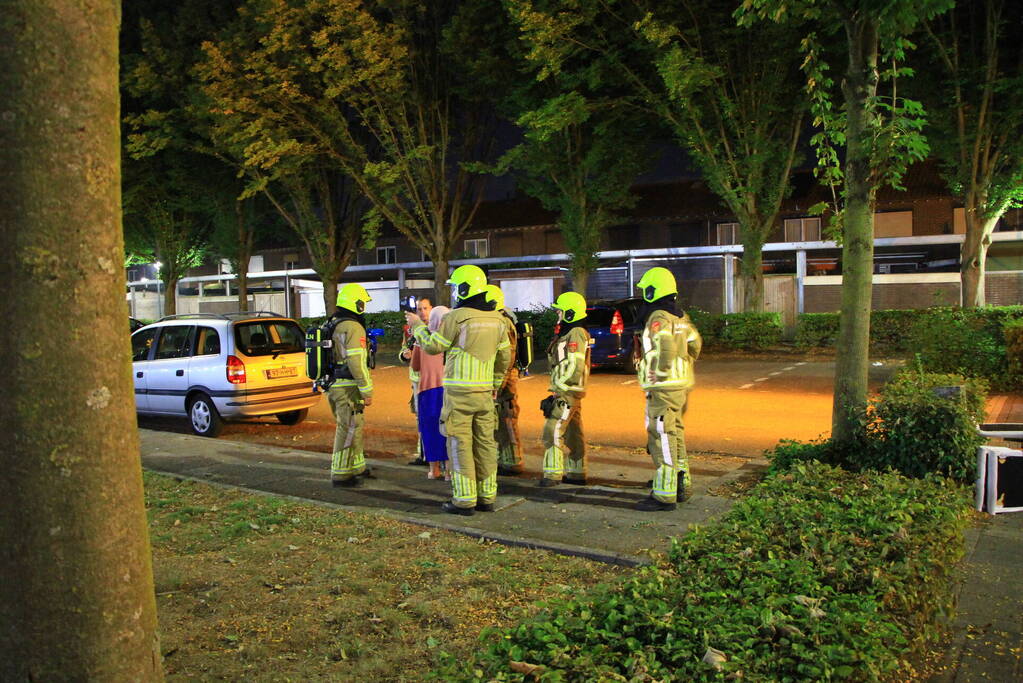 Brandweer doet onderzoek naar hinderlijke brandlucht