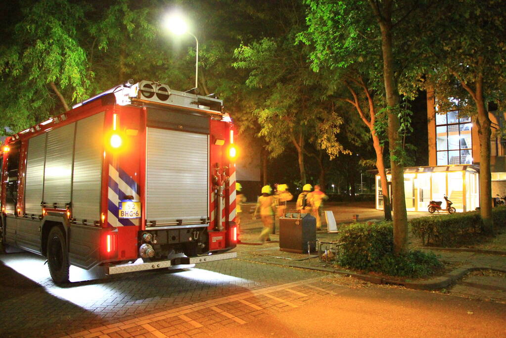 Brandweer doet onderzoek naar hinderlijke brandlucht