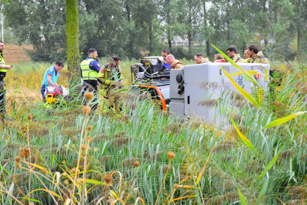 Onkruidverdelger kantelt tijdens werkzaamheden