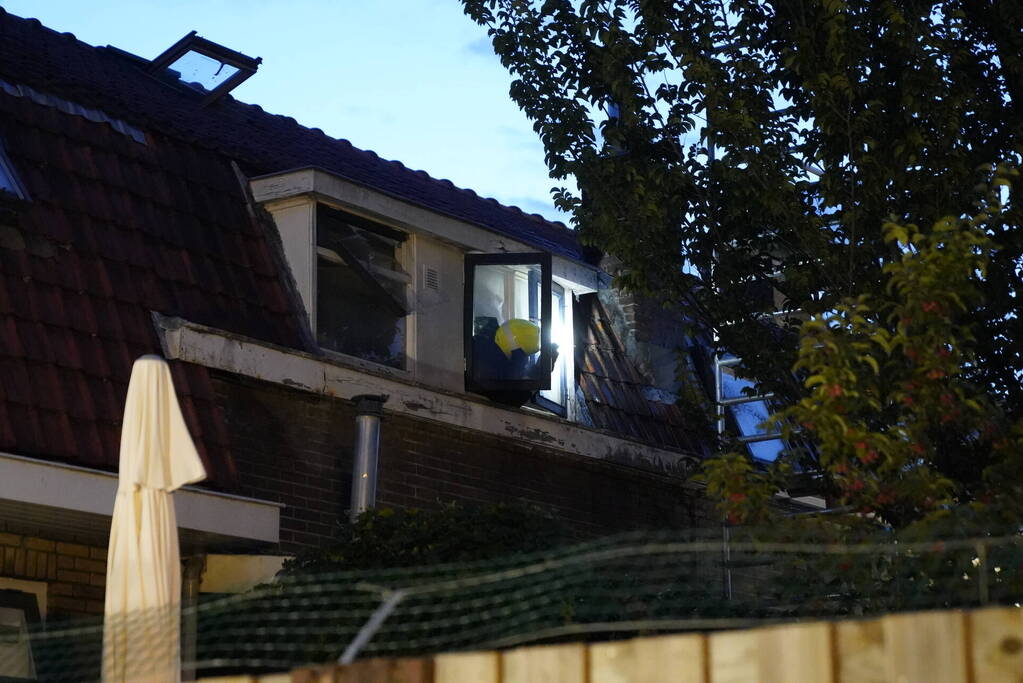 Schoorsteenbrand ontdekt door buren