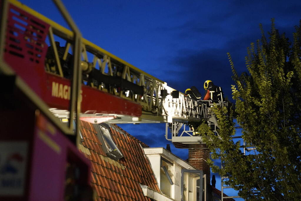 Schoorsteenbrand ontdekt door buren