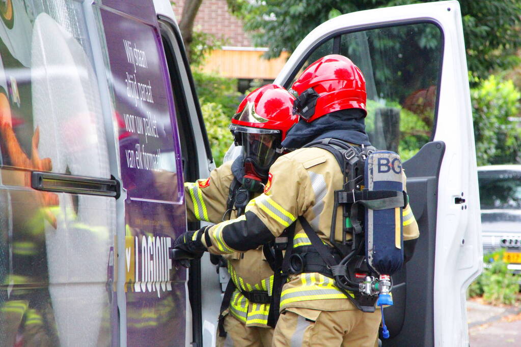 Bestuurder bestelbus raakt onwel door gaslucht